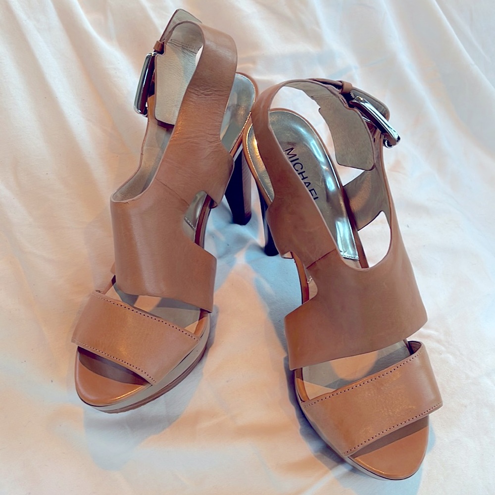 MICHAEL MICHAEL KORS Carla Tan Leather Platform Heeled Sandals. Size 10.